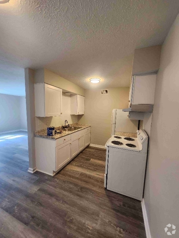 Building Photo - 1714 Autumn Dr Unit Apt 2