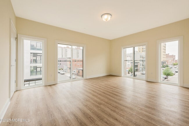 Photo - 700 Bangs Ave Unit 302