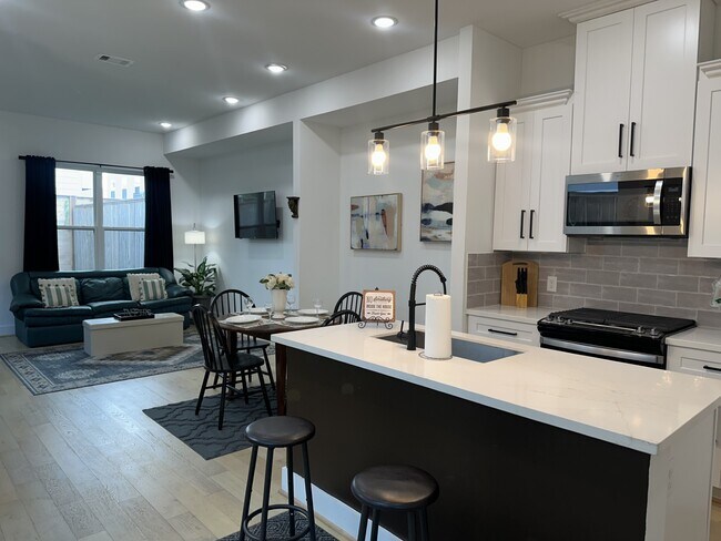 Photo - 1711 Ruth St