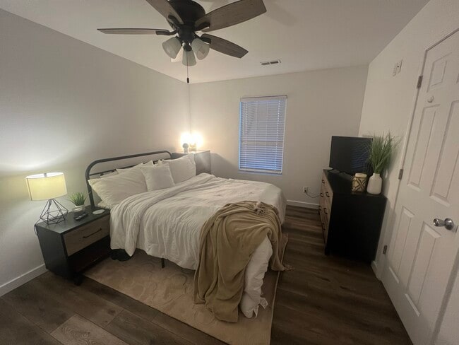 Photo - Westside Flats Unidad 710C