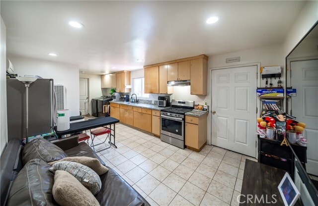 Building Photo - 4844 Bluebell Ave
