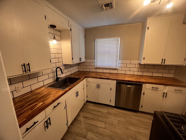 Photo - 1321 N 2nd Ave