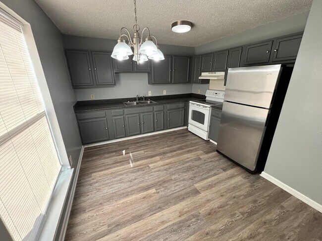 Photo - 3415 Meadow Ct