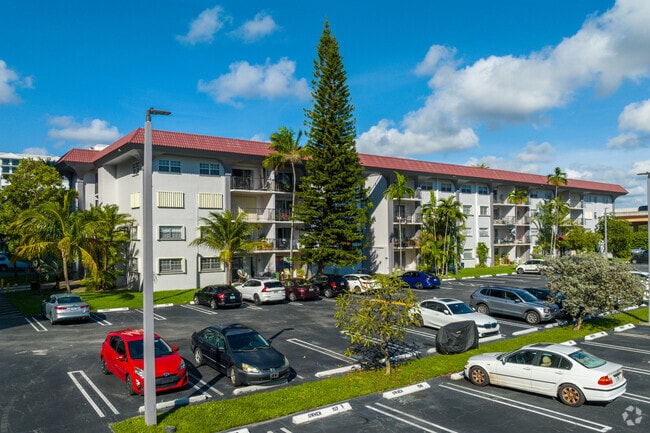 8107 SW 72nd Ave - Granada Dadeland Apartments