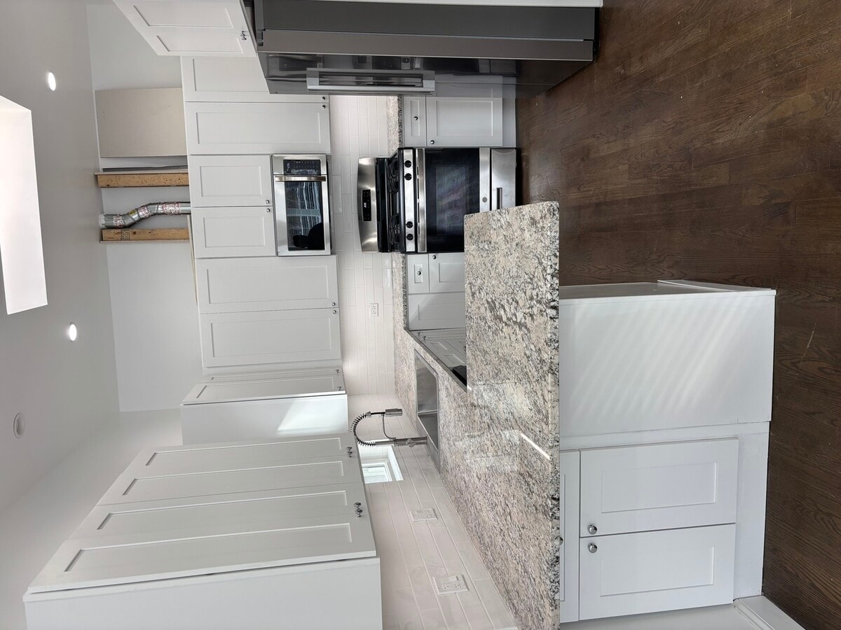 Photo - 839 N Winchester Ave