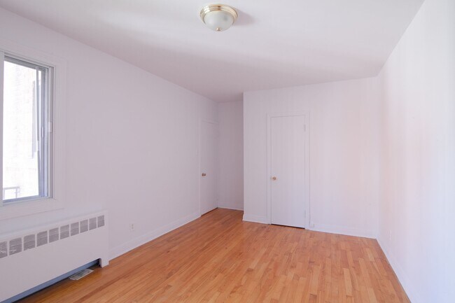 Photo - 4505 Dupuis Avenue Unit 20