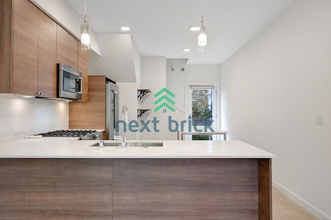 Photo - Charming 2-Bed, 2-Bath Townhouse Retreat in Prime Wallingford Location – Spacious 1486 Sq Ft!