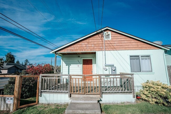 Building Photo - 1983 Sutter Rd Unit #2