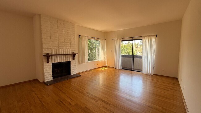 Photo - Spacious Twin Home For Rent at Montezuma T...