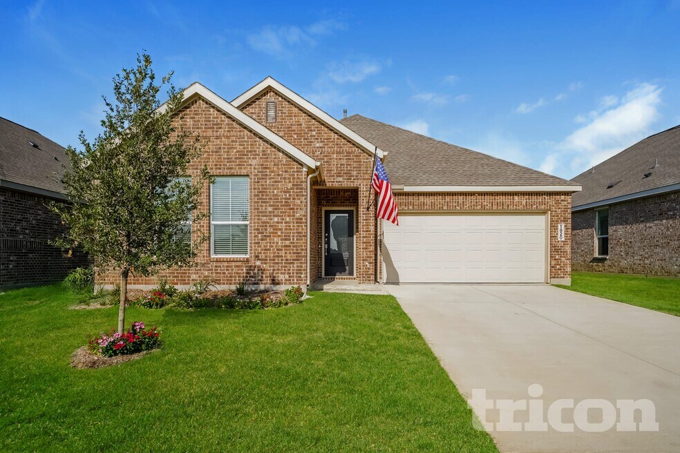 1820 Adams Dr