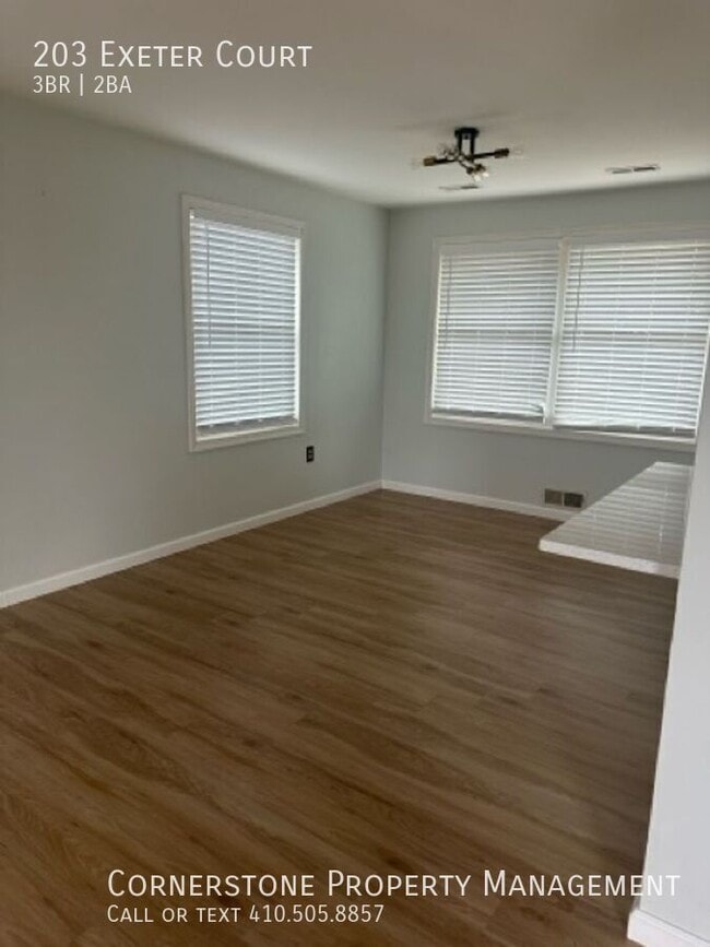 Photo - 203 Exeter Ct