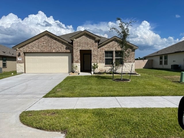 Building Photo - 203 Comal Dr