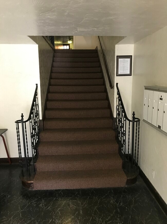 Photo - 1650 Oxford St