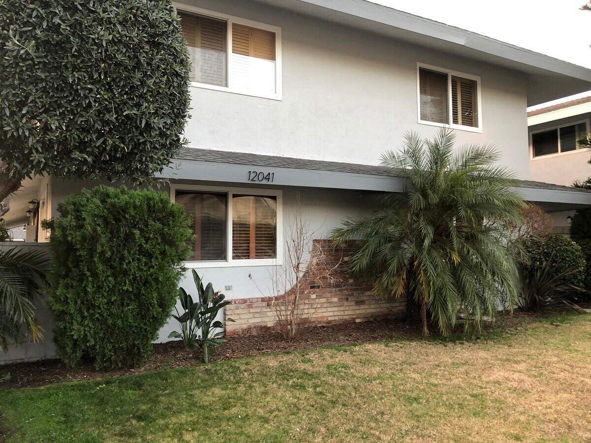 Photo - 12041 Bailey St Unit Apartment #4