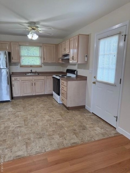 Photo - 456 S 16th St