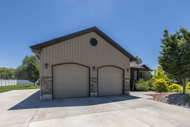 Photo - BEAUTIFUL 5 BED 3 BATH HOME IN FIRTH