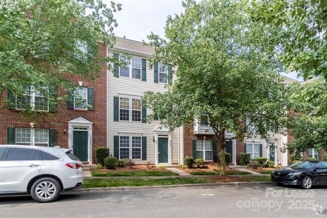 Building Photo - 9618 Blossom Hill Dr Rental