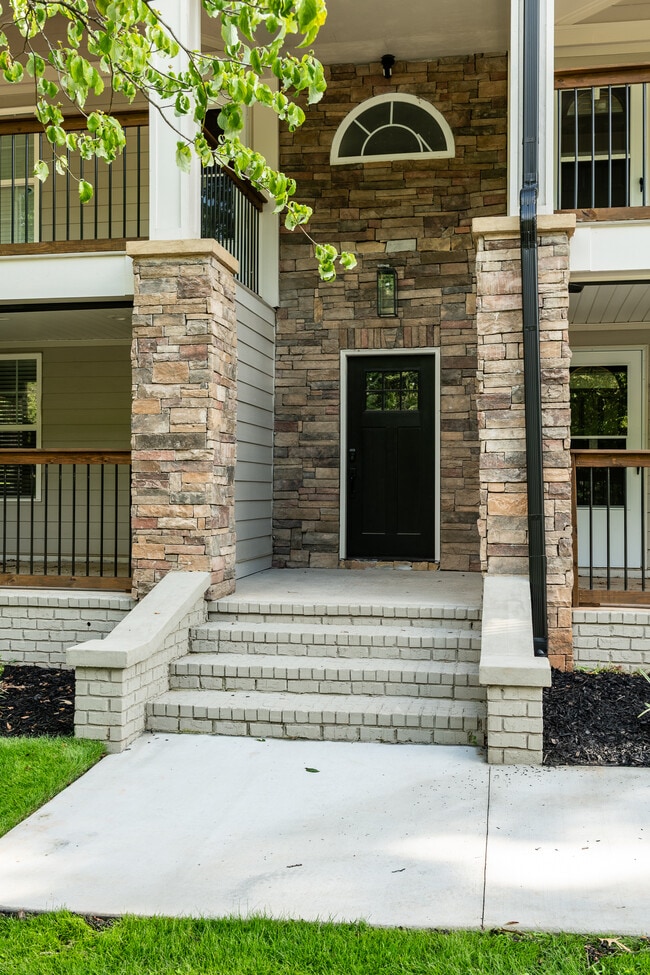 1861 Lyle Ave Unit 2