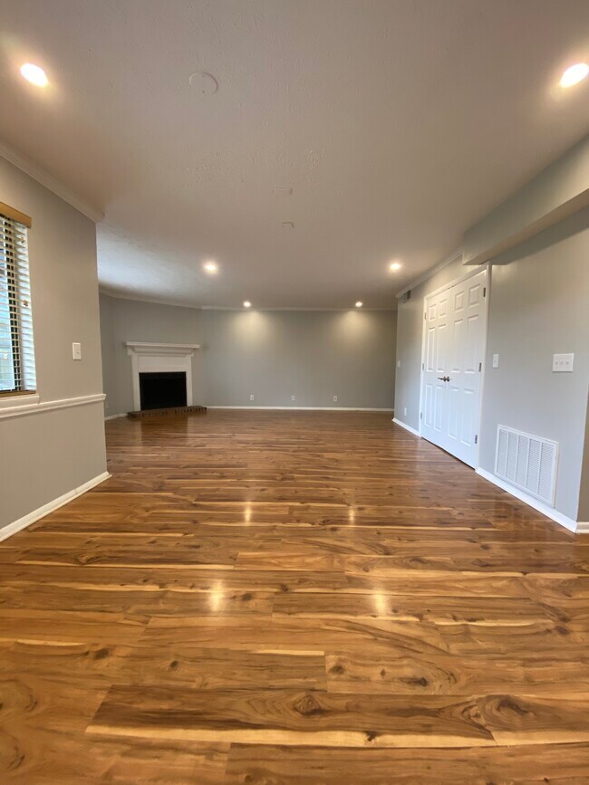 Photo - 5324 Edmondson Pike Unit 1