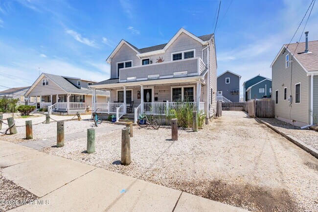 Photo - 216 4th Ave