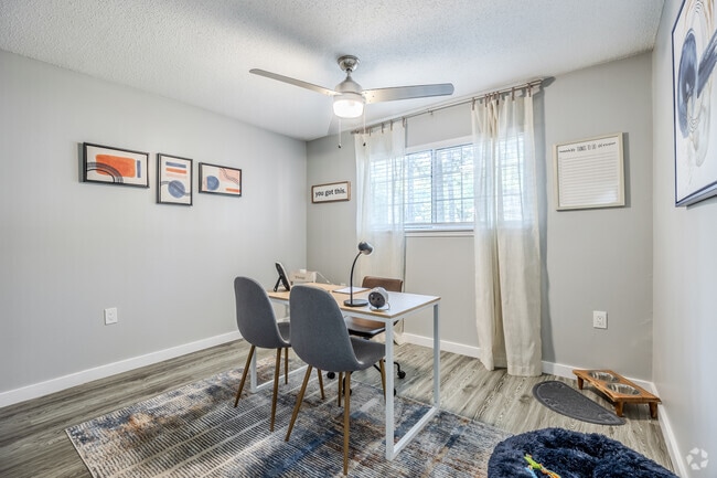 2BR, 2BA - 930SF - Bedroom 2