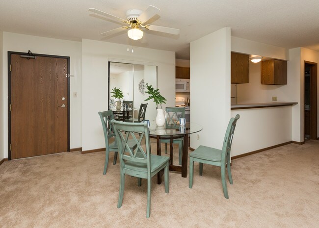 Dining Area - Hamlet Apartments