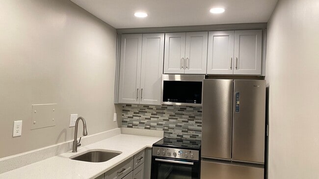 Building Photo - 1711 Massachusetts Ave NW Unit 231