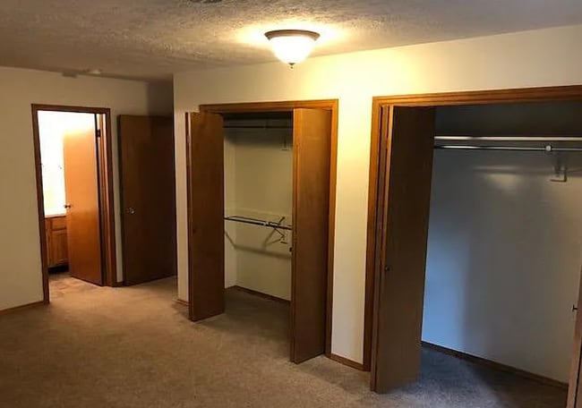 Photo - Beautiful & Spacious 2 Bed / 2 Bath Condo Near MSU – Top-Floor with Garage!