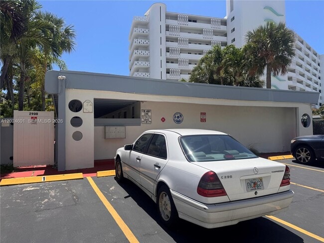 Building Photo - 2900 N Ocean Blvd Unit 4