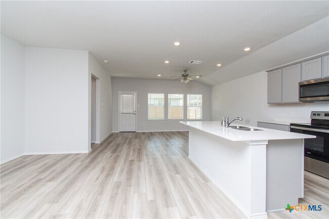 Photo - 10009 Avendesora Rd