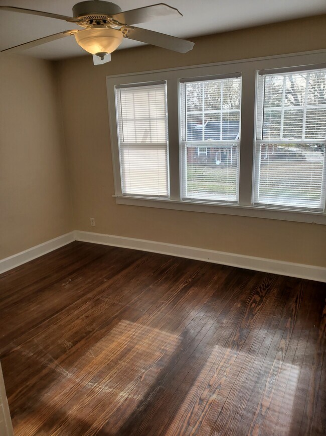 Photo - 1206 E 8th St Unit 3