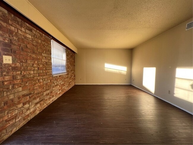 Photo - 2004 Theodore Dr Unit D