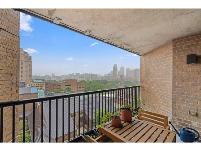 Building Photo - 110 1st Ave NE Unit F901 Rental