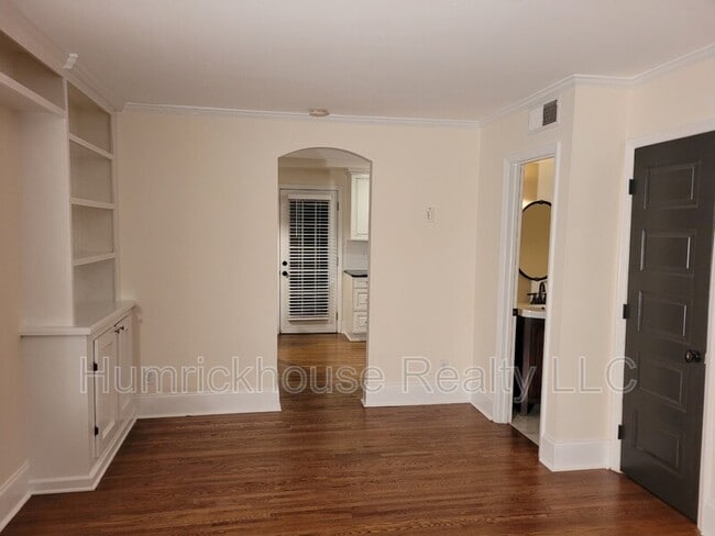 Photo - 3228 Barnhill Dr