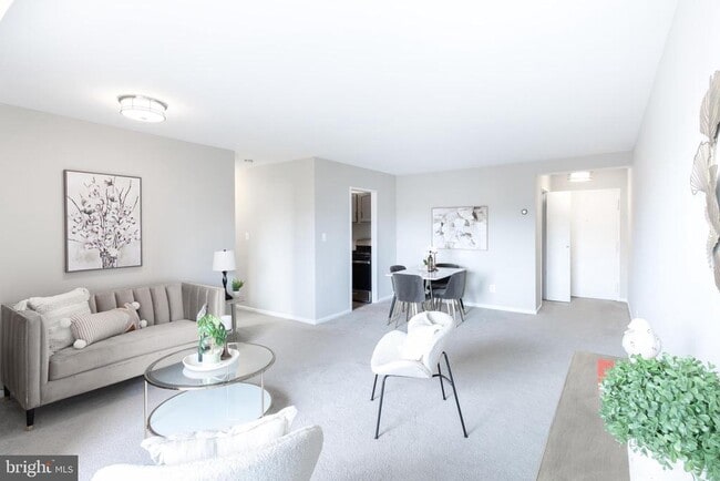 Photo - 1931 N Cleveland St Unit 602