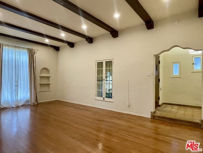 Photo - 203 N Doheny Dr