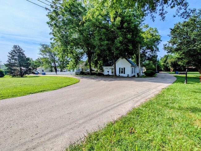 Photo - 107 W Cooper St