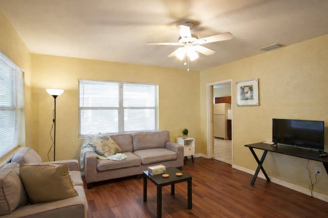 Photo - 1518 E Ellicott St