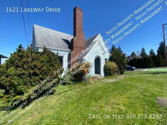 1421 Lakeway Dr