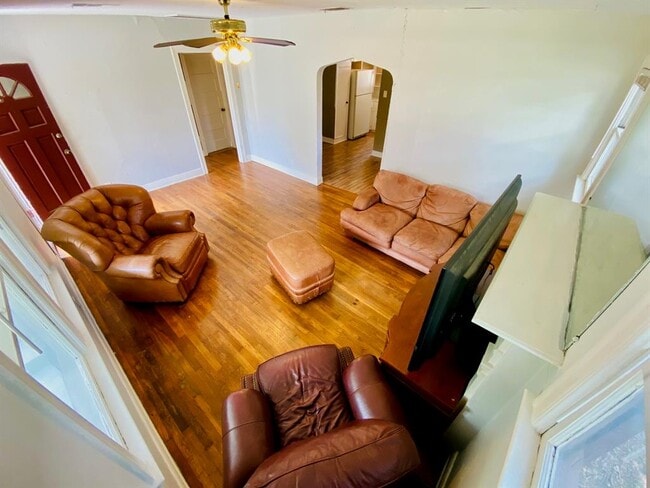 Photo - 4902 Caswell Ave