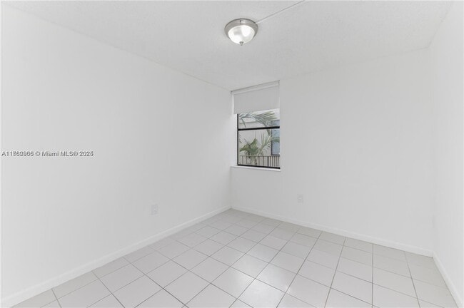 Photo - 20301 NE 30th Ave Unidad 308-5