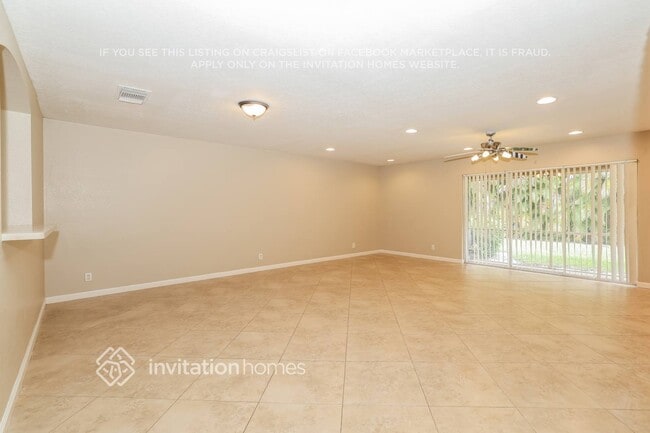 Photo - 6187 United St