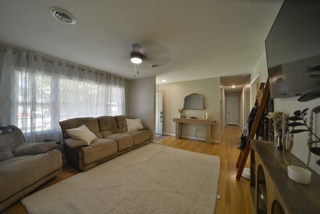 Photo - 228 Shadywood Dr