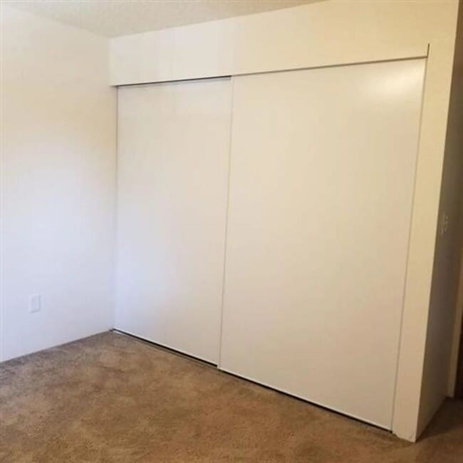 Photo - Welcome home to Sunset Villa in charming Canby! Offering 1 Month Free! Brand New Washer & Dryer! Unit 376