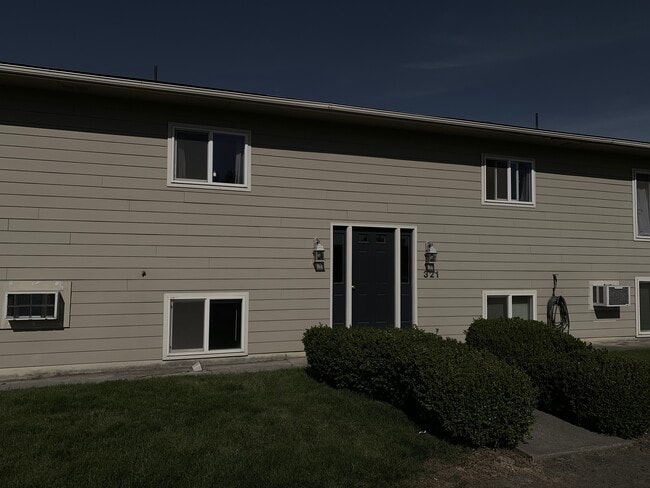 Building Photo - 321 NE Damson Ave Rental