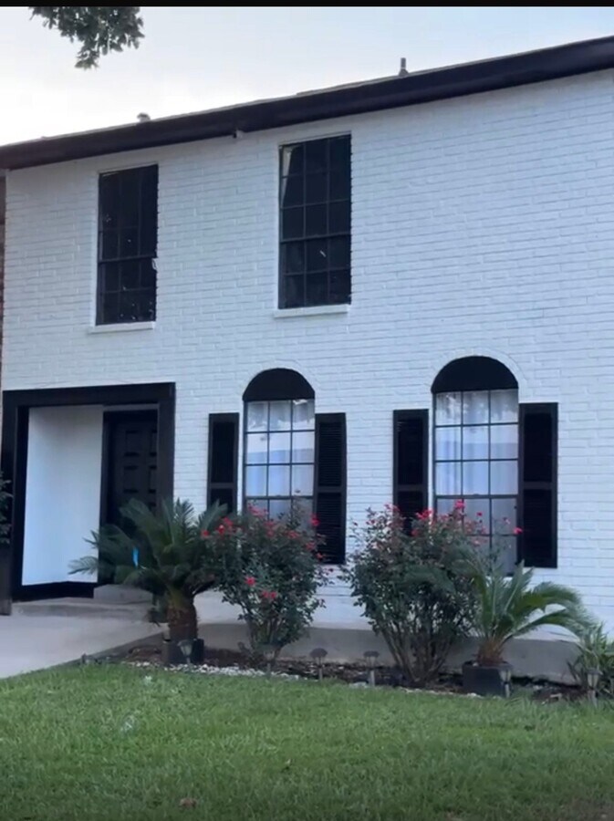 Photo - 2465 Park Pl Dr