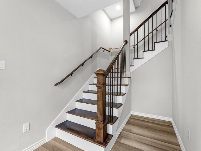 Photo - 1317 W Bell St