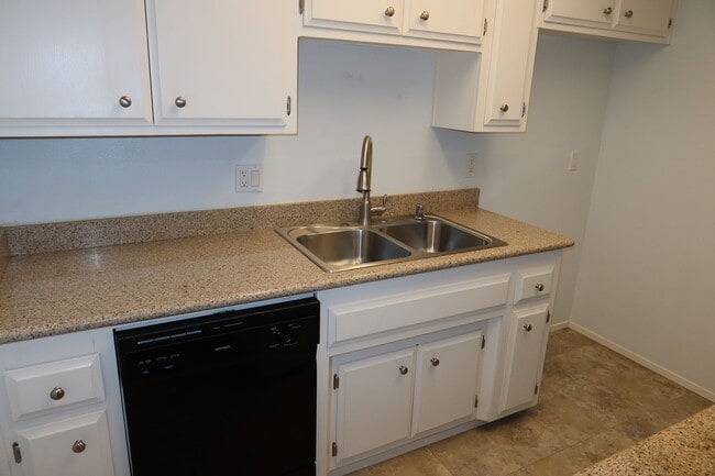 Photo - 7374 Farm Dale Wy Unidad 1334 Silver Oak Way