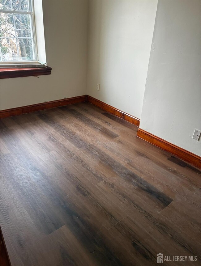 Photo - 98 Catalpa Ave Unidad 2