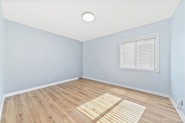 Photo - 5400 Columbus Ave